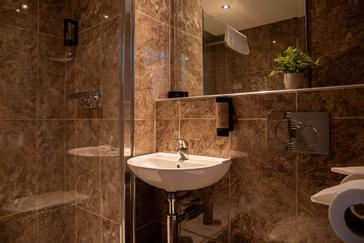 The Enniskillen Hotel | Enniskillen | bathroom at the enniskillen hotel