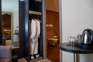 The Enniskillen Hotel | Enniskillen | bronte suite gowns